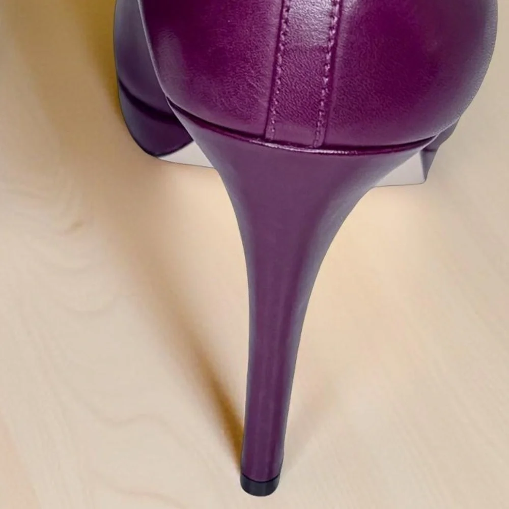 Michael Kors Genuine NWOT Antoinette Leather Pump burgundy SZ/9 Gold MK logo